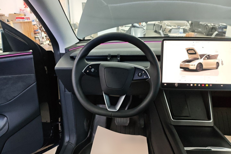 特斯拉 Model Y 2025款 长续航全轮驱动 首发版中控内饰13