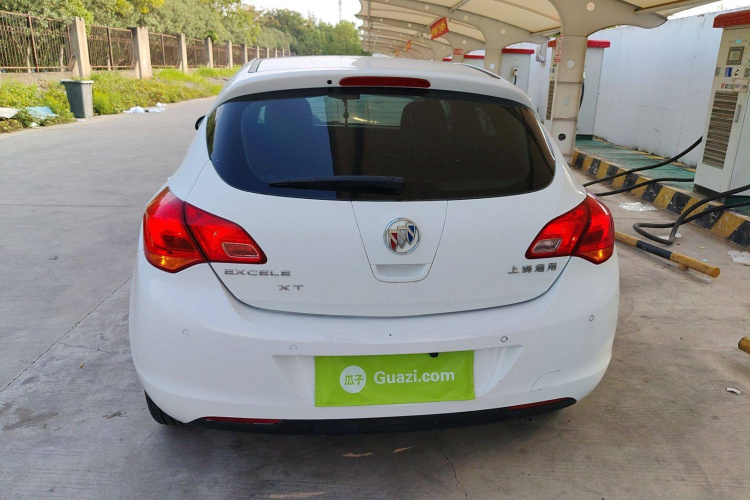 别克 英朗 2014款 XT 1.6L 自动时尚版车身外观6