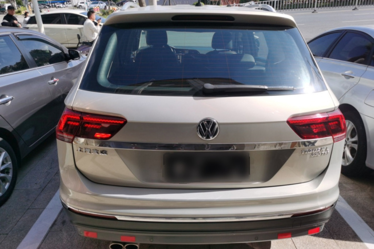 大众 途观L 2017款 330TSI 自动两驱旗舰版车身外观6