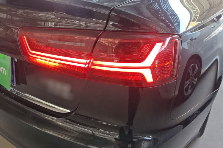 奥迪A6L 2018款 30周年年型 TFSI 进取型车身外观9