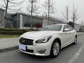 英菲尼迪Q70 2019款 Q70L 2.0T 精英版 PLUS