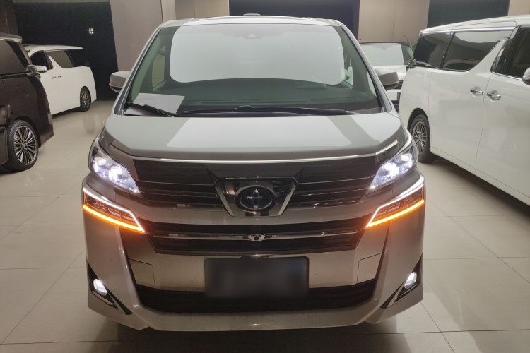 丰田 威尔法 2019款 双擎 2.5L HV尊贵版车身外观2