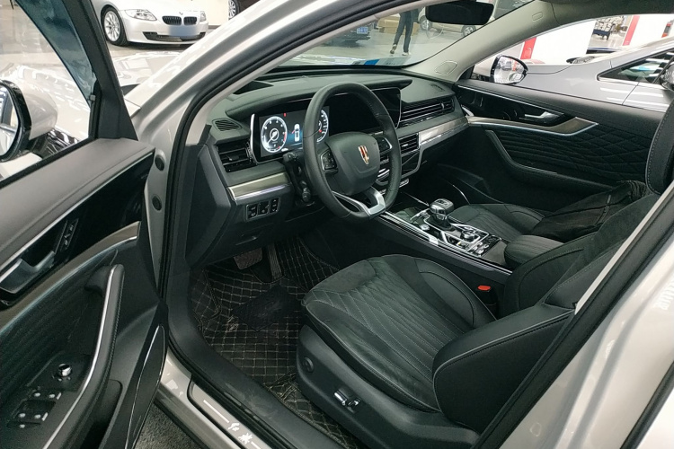 红旗HS5 2022款 改款 2.0T 智联旗享四驱版中控内饰19