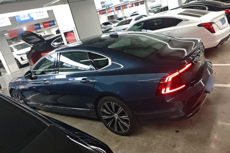 沃尔沃S90 2022款 B5 智远豪华版车身外观4