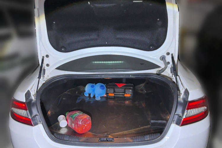 捷豹XF 2015款 XF 3.0 SC R-Sport 豪华版中控内饰23