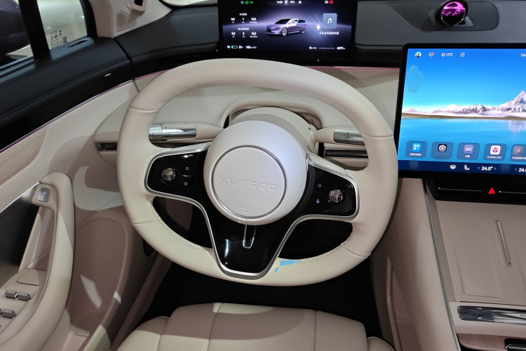 鸿蒙智行 智界S7 2025款 705km Pro中控内饰13