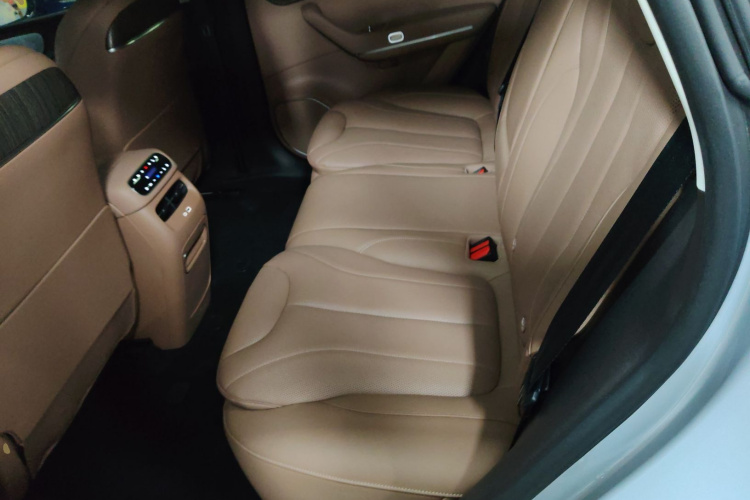 零跑汽车 零跑C11 2026款 增程 300激光雷达智尊版中控内饰21