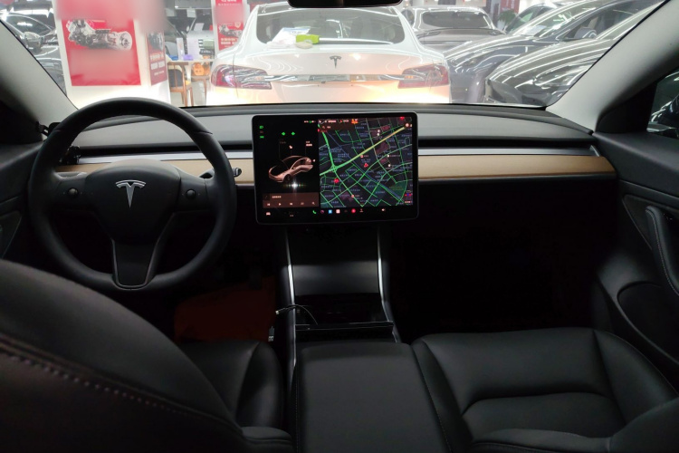 特斯拉 Model 3 2019款 标准续航后驱升级版中控内饰12