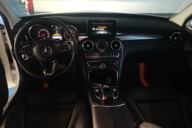 奔驰C级 2017款 改款 C 200 L 运动版中控内饰7002