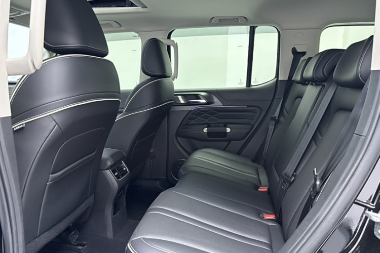 坦克300 2021款 越野版 2.0T 征服者中控内饰7008