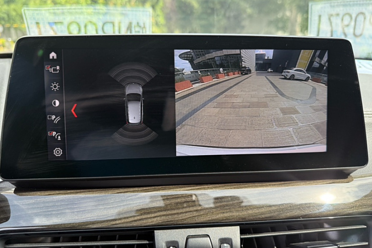 宝马X1 2021款 xDrive25Li 尊享型中控内饰7004