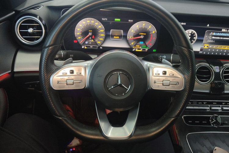 奔驰E级(进口) 2019款 E 260 运动版局部细节13