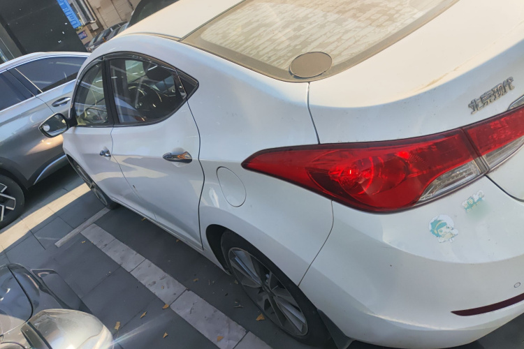 现代 朗动 2015款 1.6L 自动领先型车身外观4