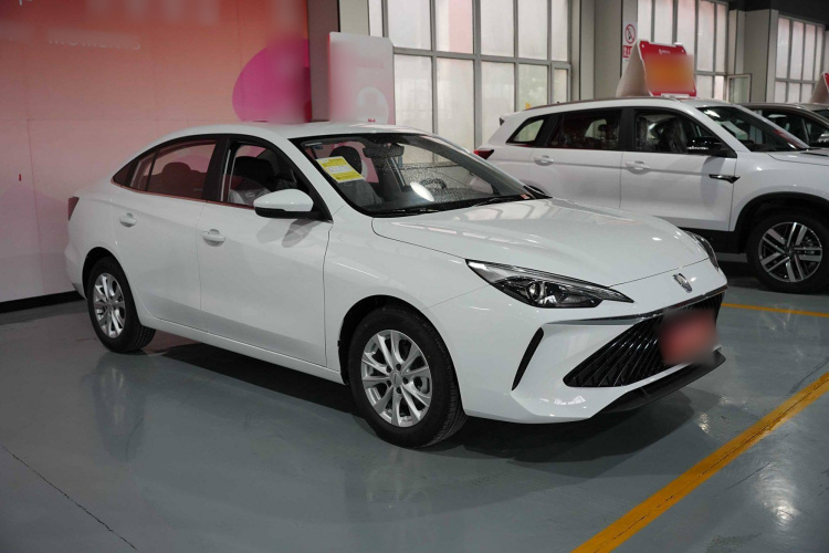 荣威i5 2023款 1.5L CVT豪华版车身外观6002