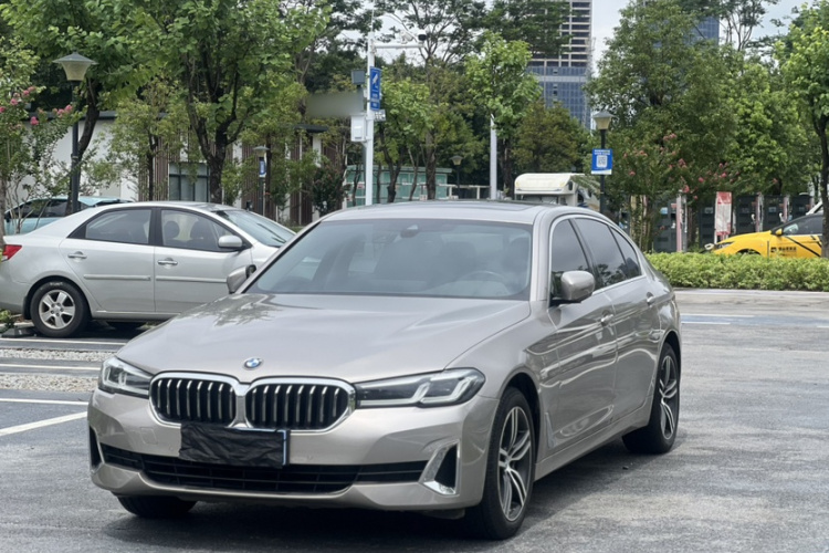 宝马5系 2021款 530Li 领先型 豪华套装车身外观6003