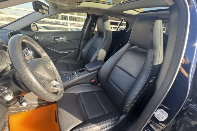 奔驰GLA 2017款 GLA 200 时尚型中控内饰7003