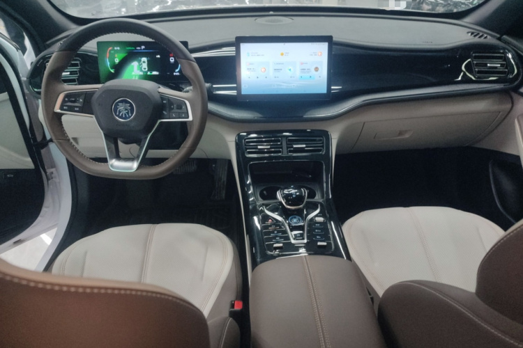 比亚迪 秦PLUS 2024款 荣耀版 DM-i 55KM领先型中控内饰12