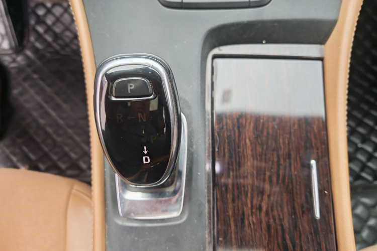 别克 君越 2016款 20T 精英型中控内饰7006