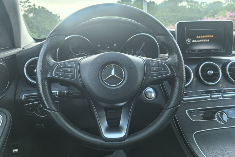 奔驰C级 2016款 C 200 L 运动型中控内饰7010