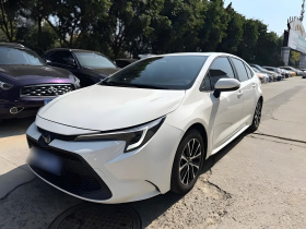 丰田 雷凌 2023款 智能电混双擎 1.8L 豪华版