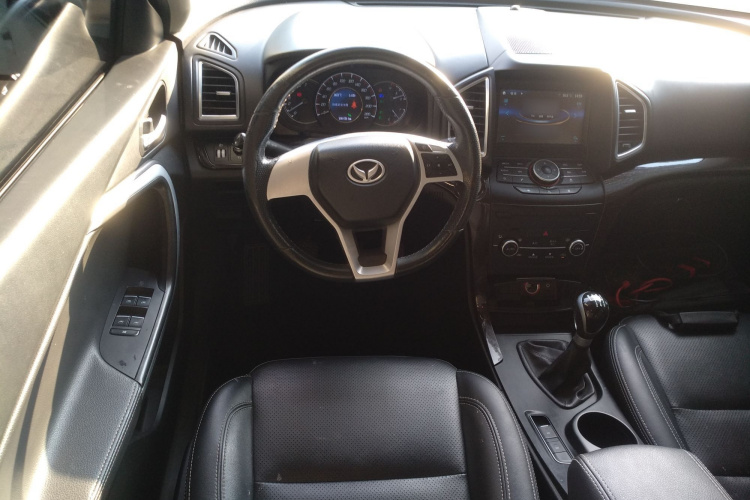 北汽幻速S6 2016款 1.5T 手动领先型中控内饰13