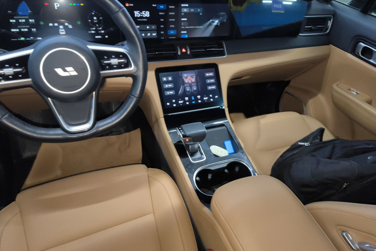 理想汽车 理想ONE 2021款 增程6座版局部细节18