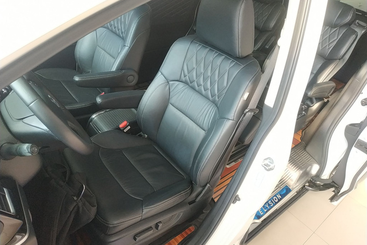 本田 艾力绅 2019款 2.0L 混动豪华版中控内饰19