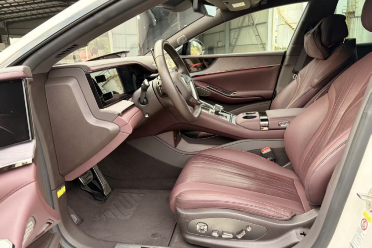 腾势Z9GT 2024款 1100四驱Ultra版中控内饰7005