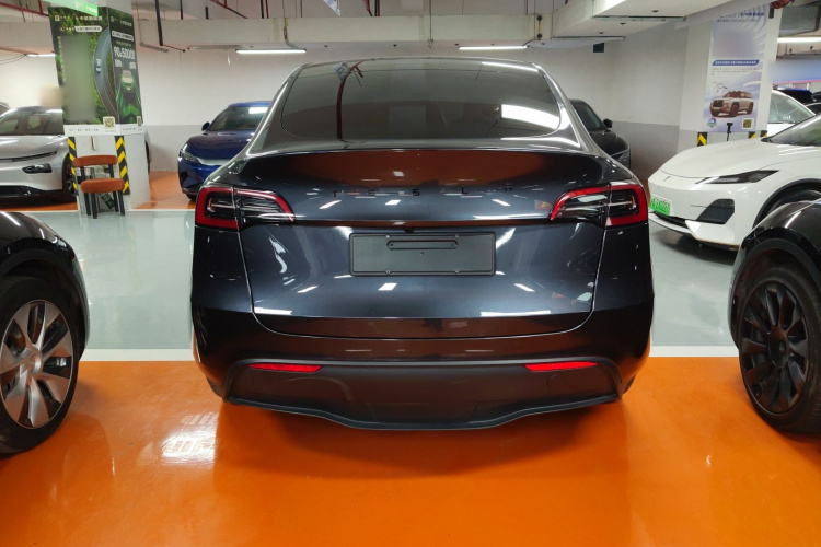 特斯拉 Model Y 2024款 后轮驱动版车身外观6004