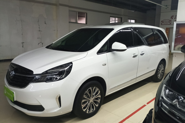 别克GL8 2021款 陆上公务舱 652T 豪华型车身外观4