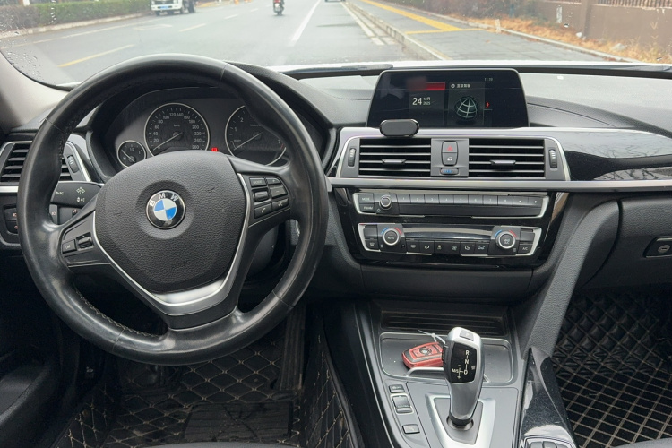 宝马3系 2018款 318Li中控内饰7005