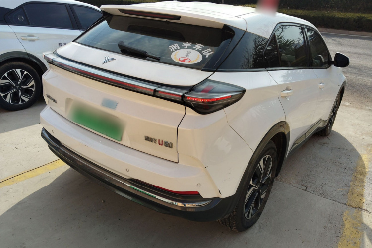 哪吒汽车 2023款 哪吒U-Ⅱ 挑战版 400 U秀 三元锂车身外观7