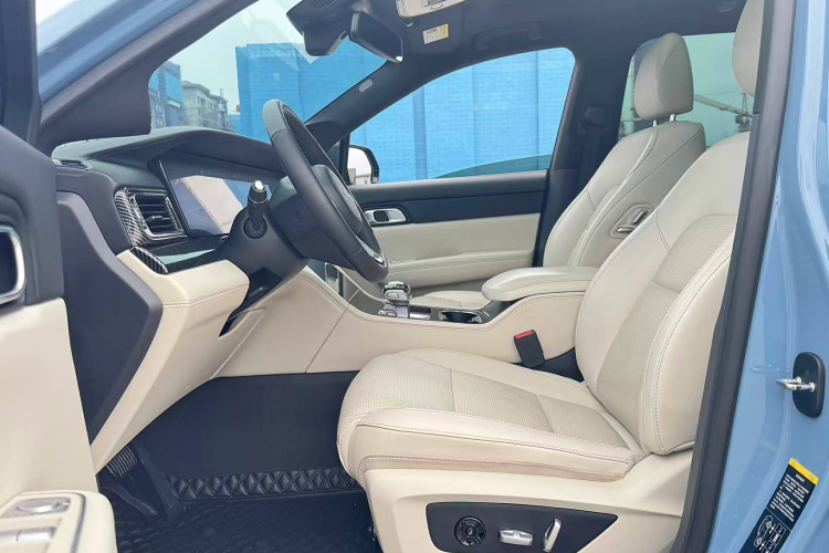 理想汽车 理想ONE 2021款 增程6座版中控内饰7009