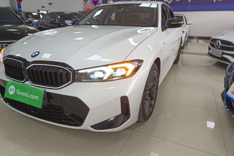 宝马3系 2025款 330Li M运动曜夜套装局部细节36