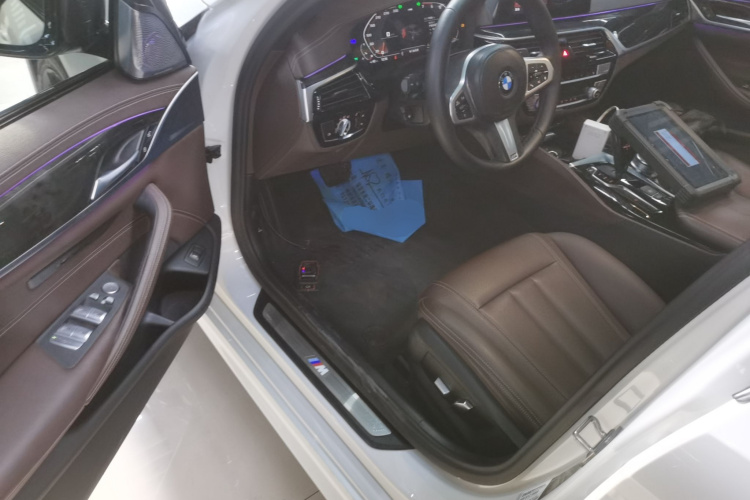 宝马5系 2020款 525Li M运动套装中控内饰20