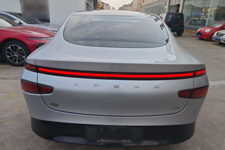 小鹏P7 2023款 P7i 702 Pro车身外观6004