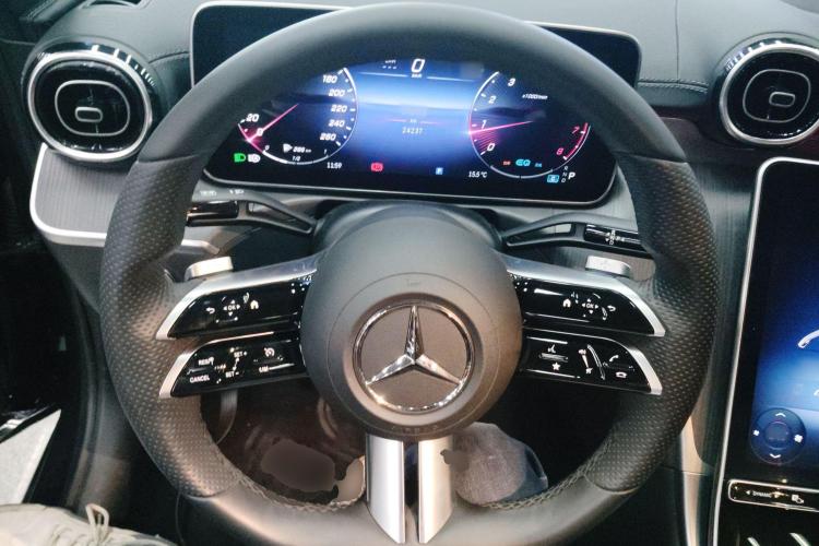 奔驰C级 2022款 改款 C 200 L 运动版局部细节13