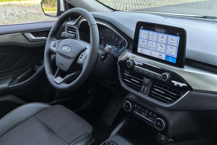 福特 福克斯 2020款 三厢 EcoBoost 180 自动锋潮型局部细节9002