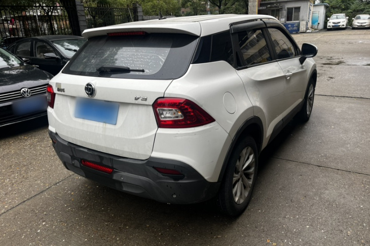 中华V3 2016款 1.5L 自动舒适型车身外观6005