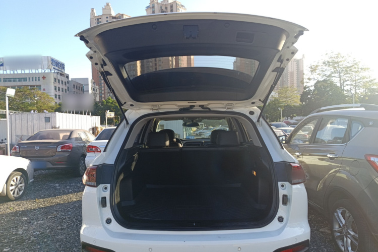 广汽传祺 传祺GS5 2019款 235T 自动精英版机舱底盘23