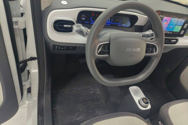 吉利汽车 熊猫 2025款 210km 元气熊局部细节13