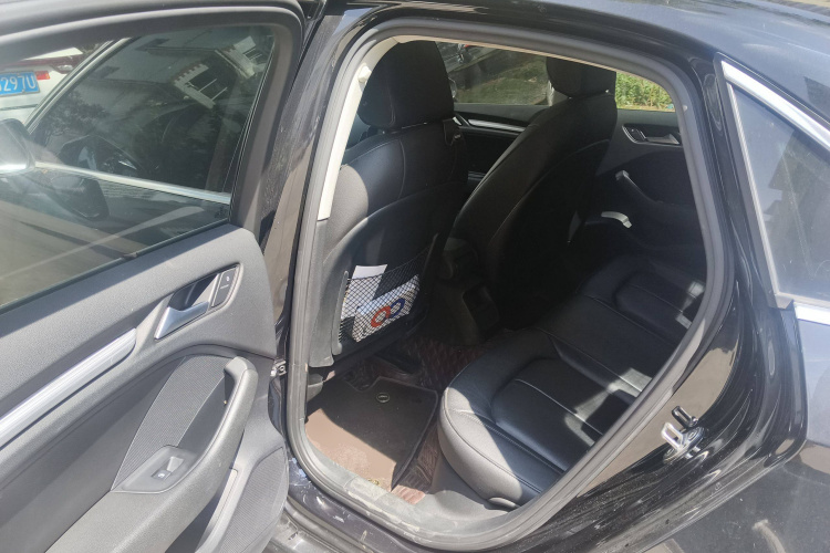 奥迪A3 2016款 Limousine 35 TFSI 领英型中控内饰7004