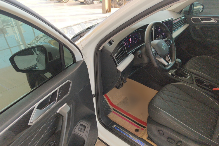 大众 途观L新能源 2023款 430PHEV 插电混动尊贵版中控内饰20