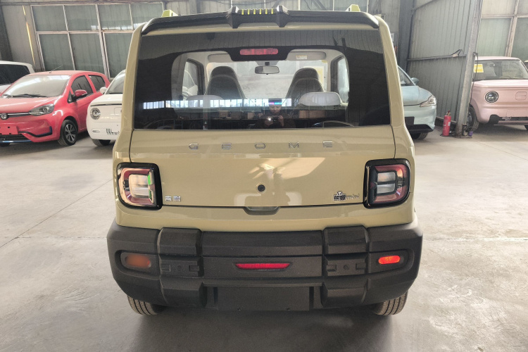 吉利银河 2025款 210km 熊猫骑士车身外观6