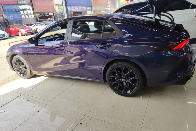 广汽传祺 影豹 2022款 270T DCT J16银河战机版车身外观4