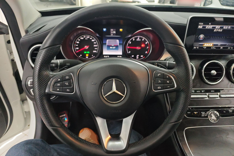 奔驰C级 2017款 C 180 L 运动版中控内饰13