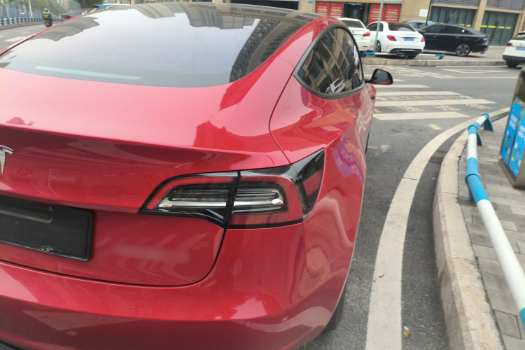 特斯拉 Model 3 2021款 标准续航后驱升级版车身外观9