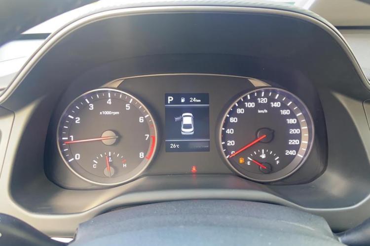 现代 领动 2019款 1.5L CVT智炫·精英型局部细节14