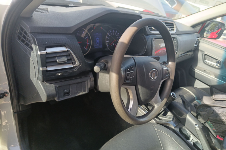 长城 风骏5 2017款 2.4L欧洲版汽油两驱进取型大双排4G69S4N中控内饰7002