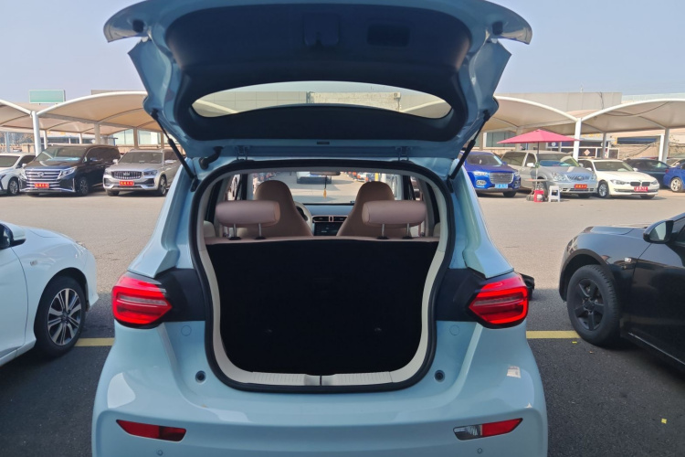 零跑汽车 零跑T03 2023款 310轻享版机舱底盘23